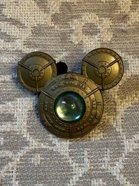 Nautilus Mickey Mouse Icon Steampunk Pin Aqua Jewel Stone Gold Disney Pin